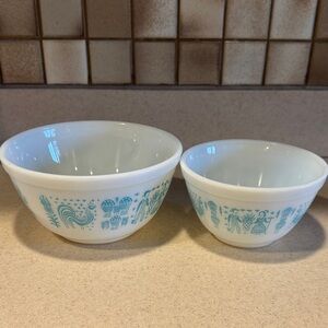 Vintage Pyrex Amish Blue Patterned Mixing Bowls